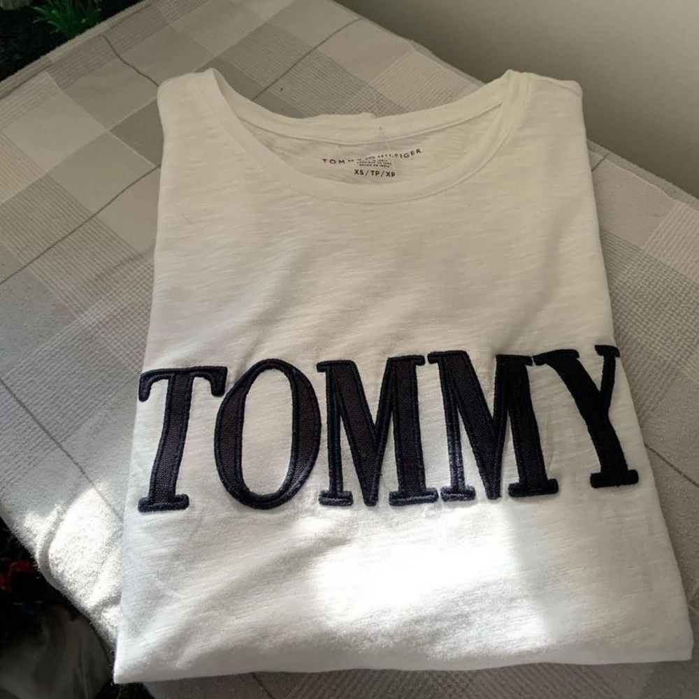 TOMMY tee shirt